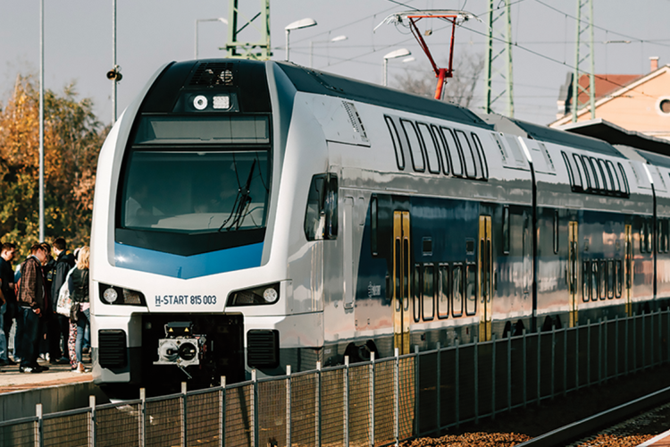 MÁV: teljessé vált a KISS emeletes motorvonatokból álló flotta