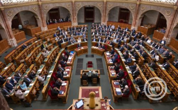 OGY - A jövő évi költségvetés megalapozásáról és az adótörvényekről is tárgyal a parlament