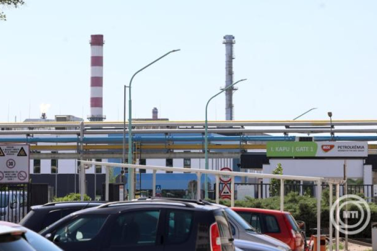 Mol: zavartalan a hazai kerozinellátás, biztosított a repülőterek működése