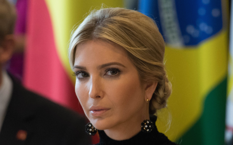 Ivanka Trump felszámolja divatcégét, hogy a fehér házi munkára összpontosítson