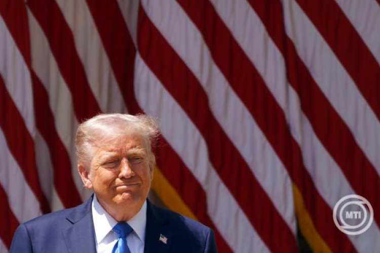 Fehér Ház: Donald Trump jó és produktív telefonbeszélgetést folytatott Volodimir Zelenszkijjel