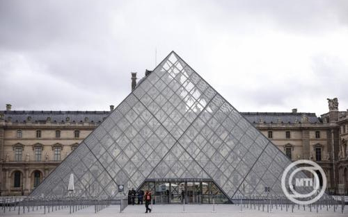 Közzétették a Louvre-ban elkövetett műkincsrablásról indított vizsgálat első eredményeit