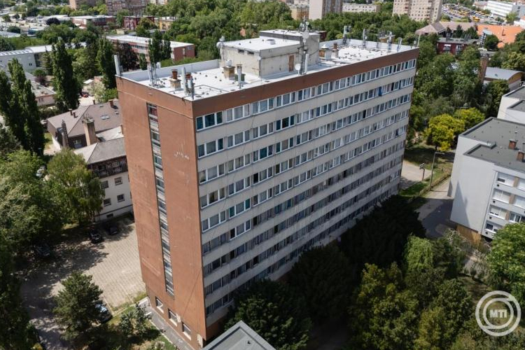 Székesfehérvári kollégium - Megkezdődött a vizsgálat a kollégiumból kizuhant fiú ügyében