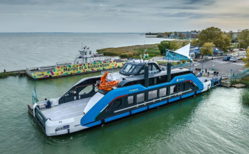 Tavaly 2,4 millióan utaztak a BAHART kompjain és hajóin