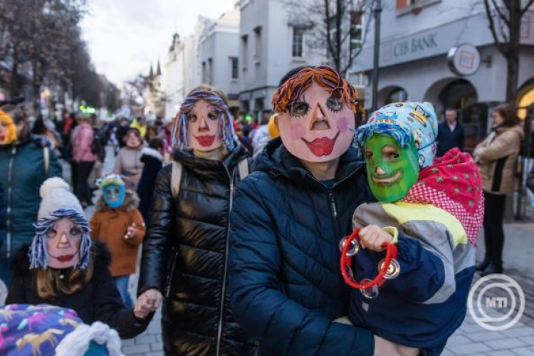 Számos program lesz a farsangi időszakban a Balatonnál